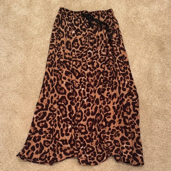Leopard Print Maxi Skirt - Picture 1 of 3